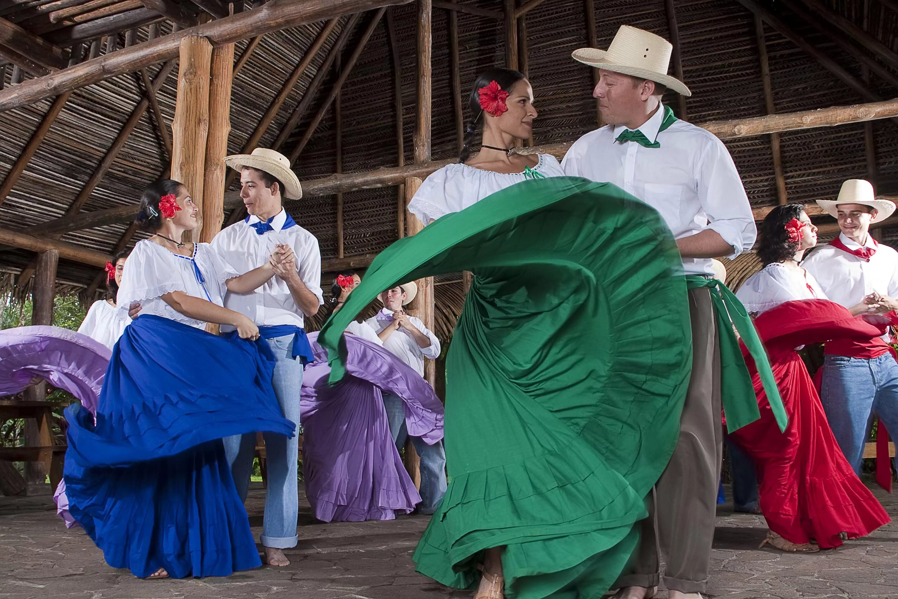 Меренге танец. Коста Рика культура. Национальный костюм Коста Рики. Коста Рика нац костюмы. Коста Рика нац костюмы национальные.