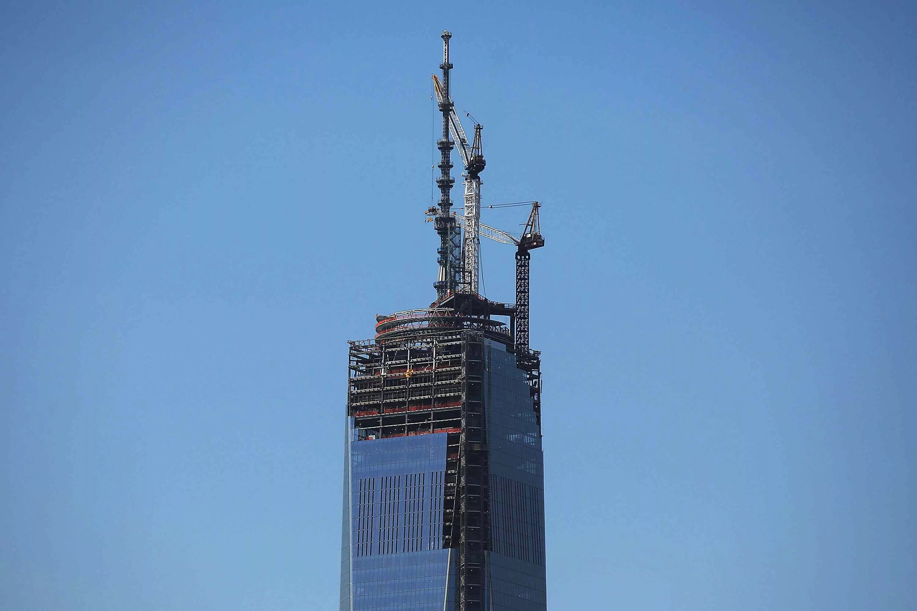 Шпиль небоскреба. Башня свободы нью-йорк шпиль. шпиль на wtc-1. твин тауэр нью-йорк. шпили небоскрёбов нью йорка.