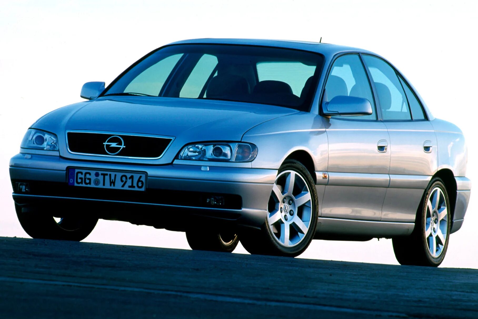 Машину опель омега б. Opel Omega b. Opel Omega b v8. Opel Omega b 2000. Opel Omega b 2003.