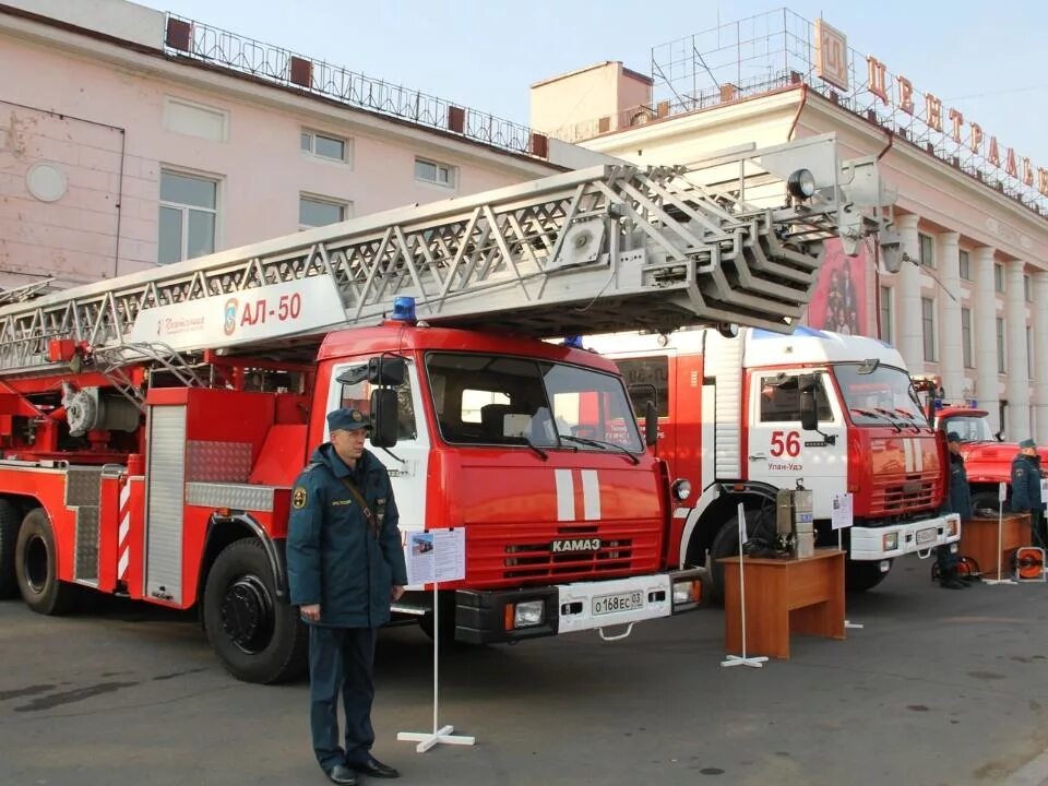 Пожарка чита. Ал 50 магирус. АЦ 3.2 спецтехника пожаротушения. Современная пожарная машина. Пожарная машина МЧС.