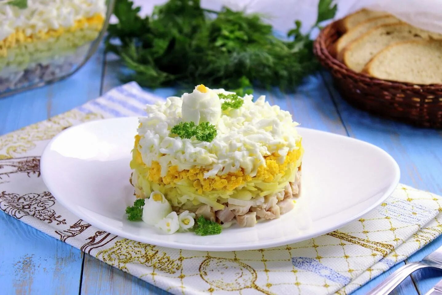 Салат красотка с копченой курицей. Салат невеста с копченой курицей и плавленным. Салат невеста с копченой курицей и плавленным сыром. Салат невеста с копченой курицей. Салат невеста с плавленным сыром.