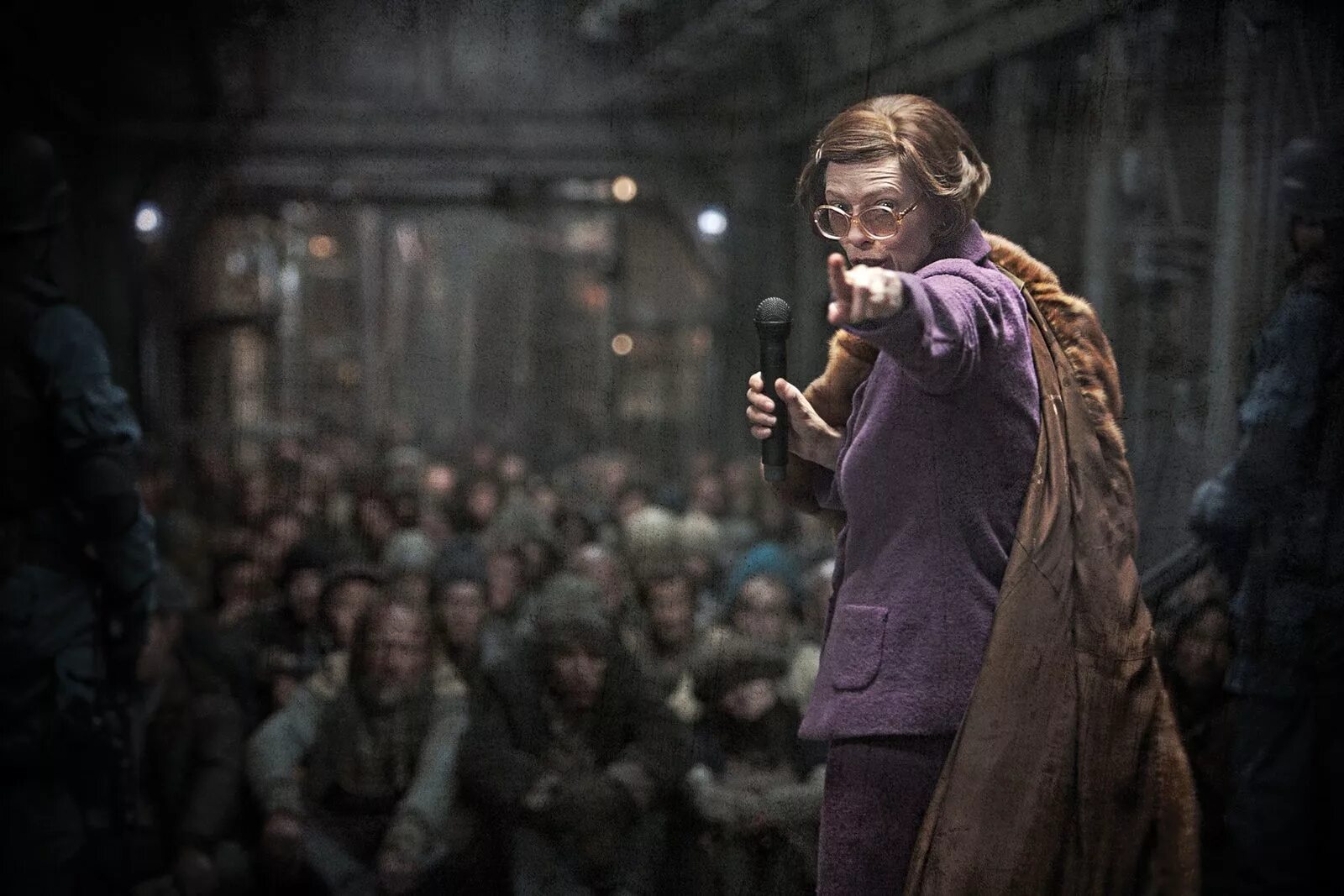 Сквозь снег читать. Тильда суинтон сквозь снег. сквозь снег snowpiercer, 2013. сквозь снег пон чжун-хо 2013.