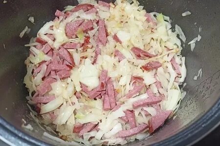 Рецепт вкусной капусты с колбасой
