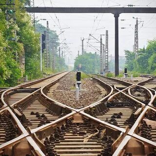 Одной дорогой разными путями