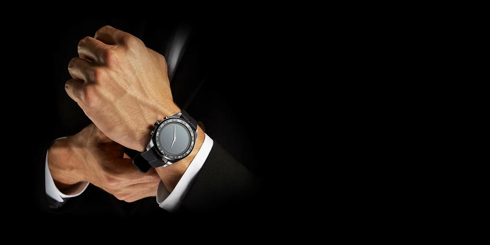 Дорогие часы на руке. The watch requires. Hybrid smart watch новости. Мужчина с часами apple watch. Гамильтон часы интерстеллар.