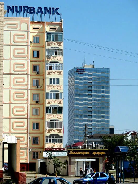 Гурьев город. Казмунайгаз головной офис. Атырау бывший. Парк победы атырау. Атырау нефтяная столица.