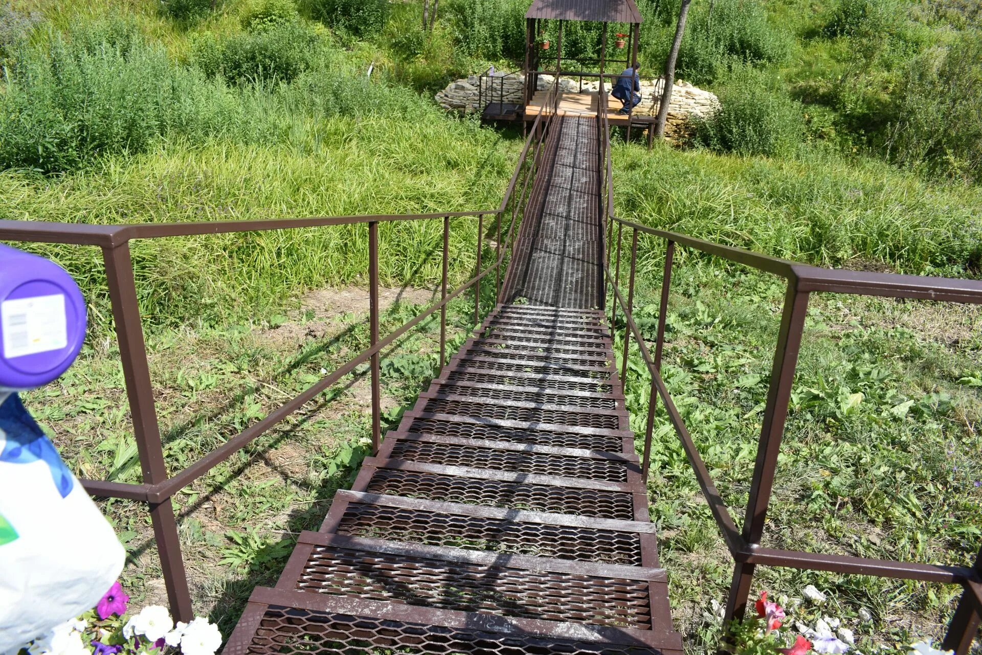 Савино татарстан. Родник в татарской деревне. Деревня татарское Исламово. Татарское Исламово Зеленодольский район Родник. Маматкозино.