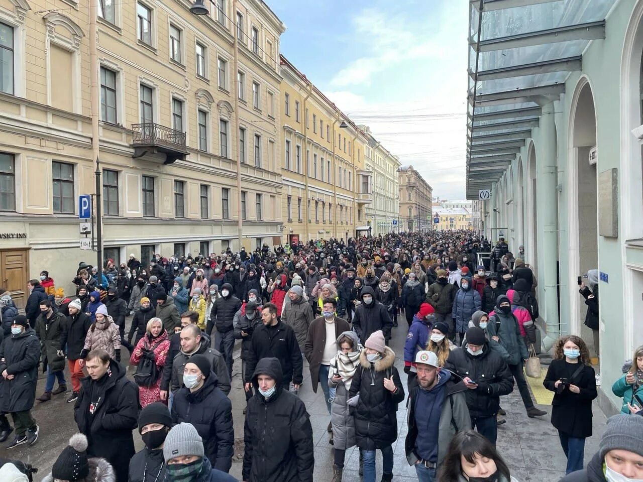 Питер Сенная площадь митинги. Митинг СПБ на Сенной площади. Протесты на Сенной площади перестройка. Сенная площадь козырек. Митинг название