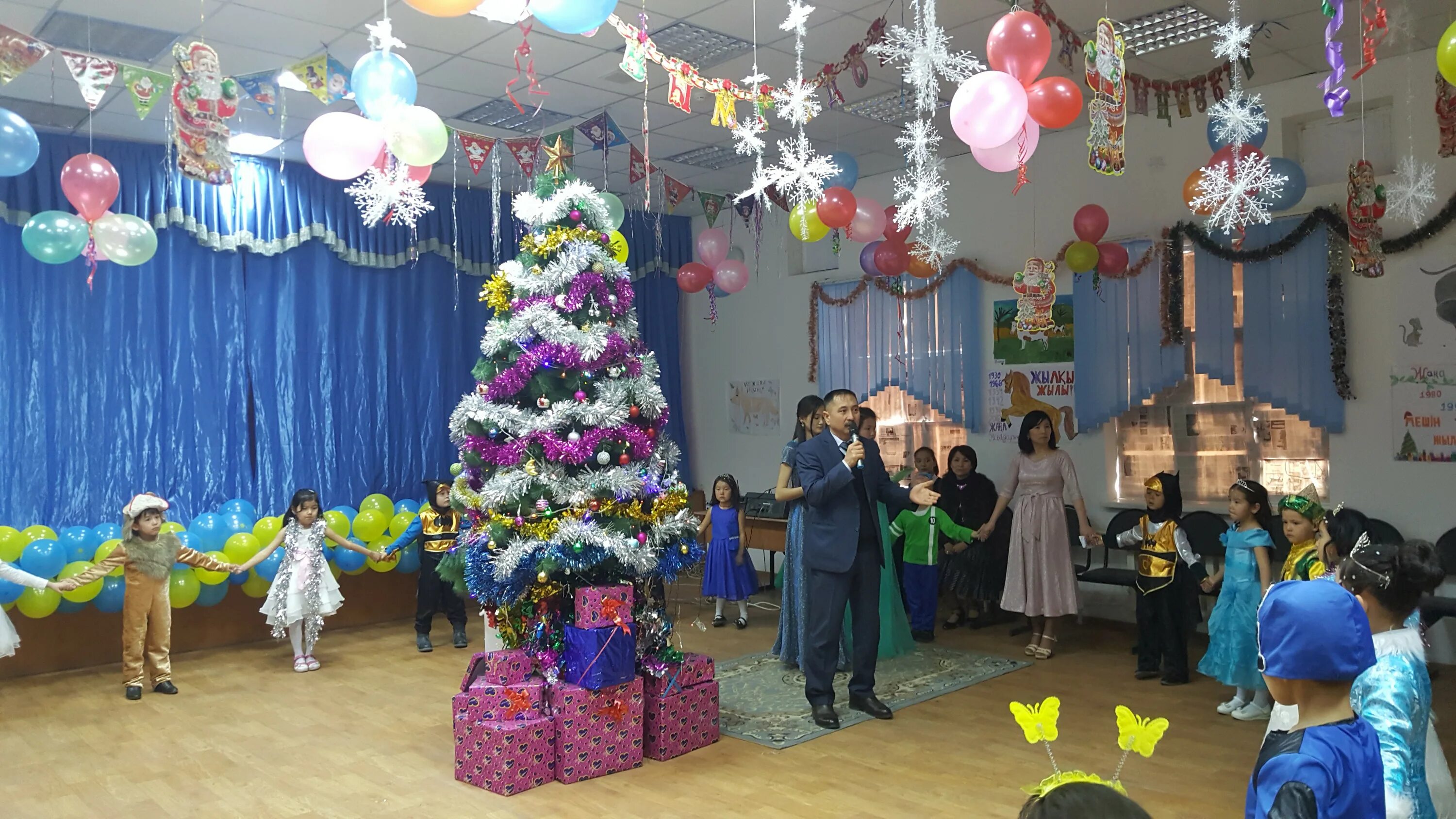 Утренник в казахстане. Қызылорда президент шыршасы. Жаңа жыл сценарий мектеп оқушыларына. Аяз ата декламация. Жана жыл дестски сад.