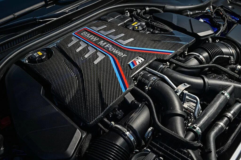 Мотор м 90. Двигатель бмв м5 ф90. bmw m5 f90 engine. s63 мотор bmw. m5 f90 мотор.