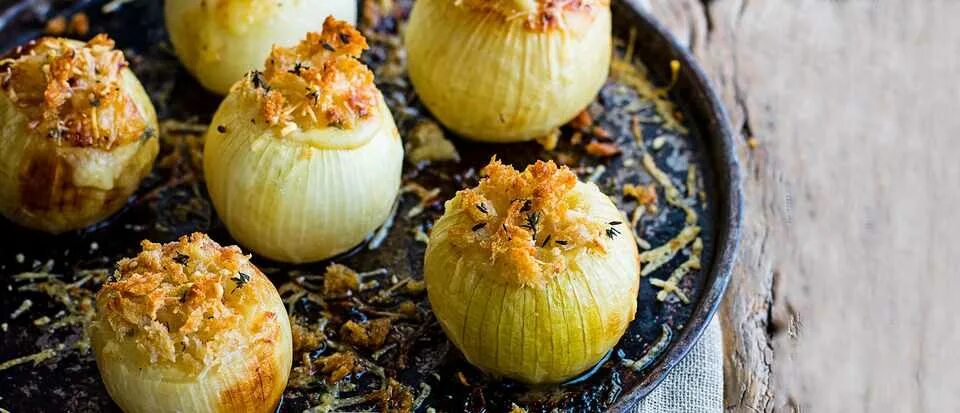 Лук репчатый с шелухой. Лук китайский. Луковый мед. Конфитюр "луковый". Серебристый сладкий лук.