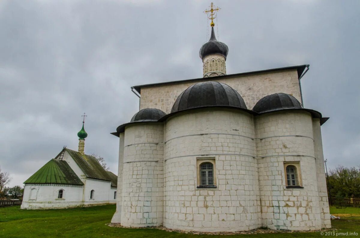 Первые це. Храм Бориса и Глеба в Кидекше. Церковь Бориса и Глеба Переславль Залесский. Церковь Бориса и Глеба в Кидекше стиль. Переславль-Залесский домонгольский храм.