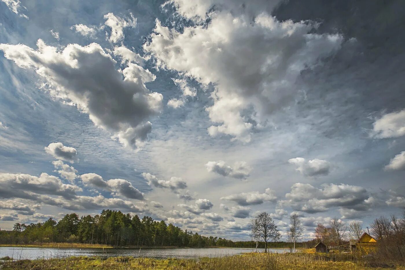 Весеннее небо. Пасмурное небо. Хмурое небо. Пасмурные облака.