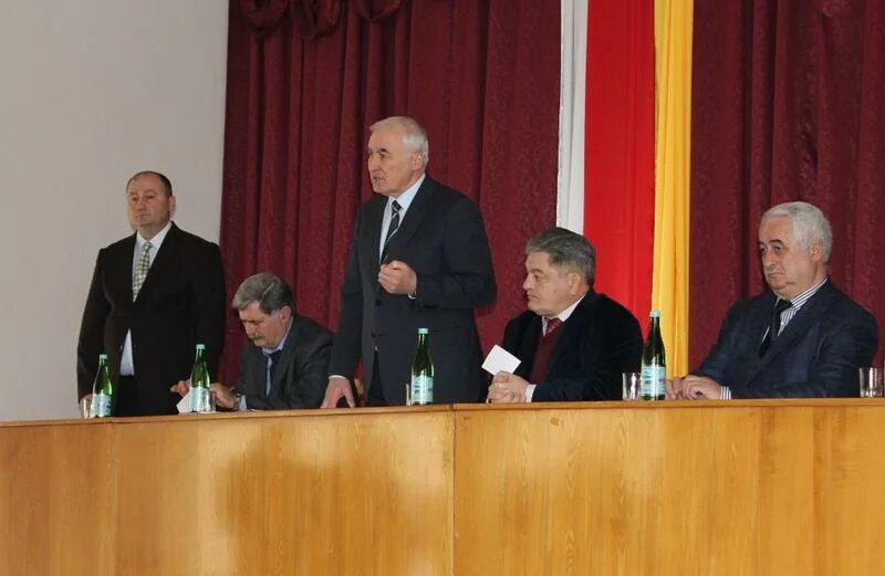 Осинформ южная осетия. Спутник южная осетия. Бибилов и тайсаев. Спутник южная осетия последние новости. Осинформ цхинвал 24.