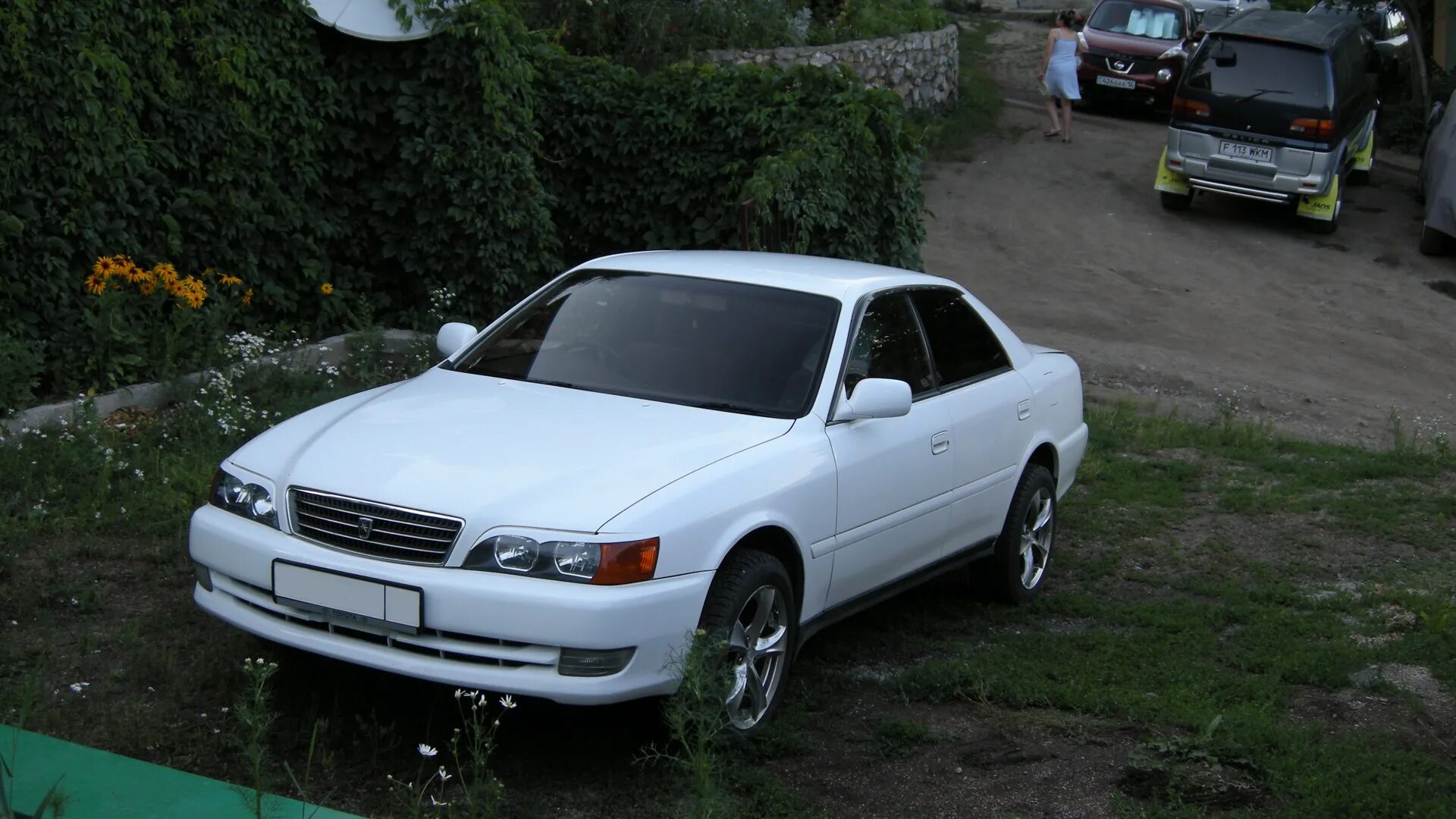 Чайзер 2 литра. Toyota chaser jzx100 обои. Toyota chaser jzx100 люк. Toyota chaser 100. Toyota chaser 1993.