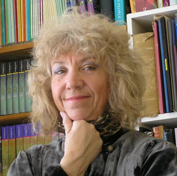 Seven lies. Элизабет кей. Кэй томпсон. Элизабет кей. Элизабет кей.