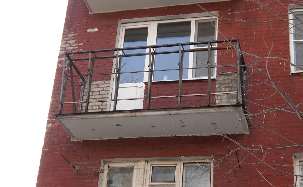 сделать балкон на 5 этаже. остекление балкона каркас. пристройка балкона. сделать балкон на 5 этаже. каркас балкона в хрущевке.