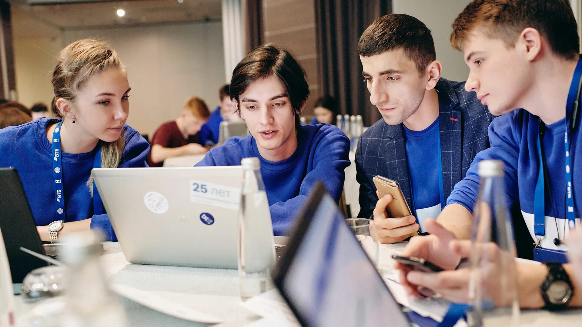 Профессиональное образование. Премия индустрия 2021. Российская профе. Среднее профессиональное образование это. Молодой предприниматель.