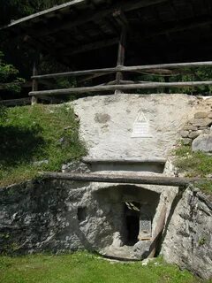 KalkofenValchavaOutside-GR-CH.JPG.