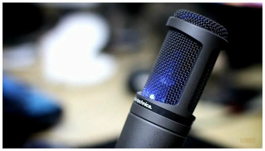Микрофон audio-technica at2020. Микрофон в студии. Звукозаписывающая студия с наушниками. Какой микрофон выбрать для записи. Вокальный микрофоны akg с рупором 1978 года.