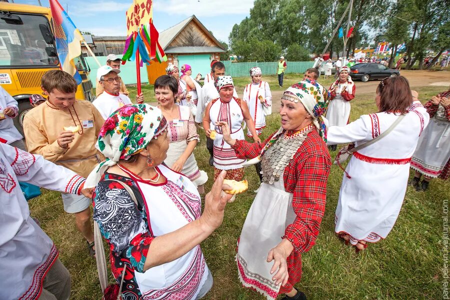 Гербер национальный праздник удмуртов. Традиционный праздник удмуртов гербер. Алнаши гербер. Гербер праздник удмуртов в Ярском районе. Группа удмуртская республика