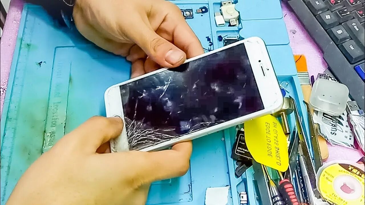 Стекло для переклейки iphone 7. Стекло экрана на айфон 8 плюс. Замена стекла айфоне плюс. Замена стекла айфоне плюс. Замена стекла на айфон 7 плюс.