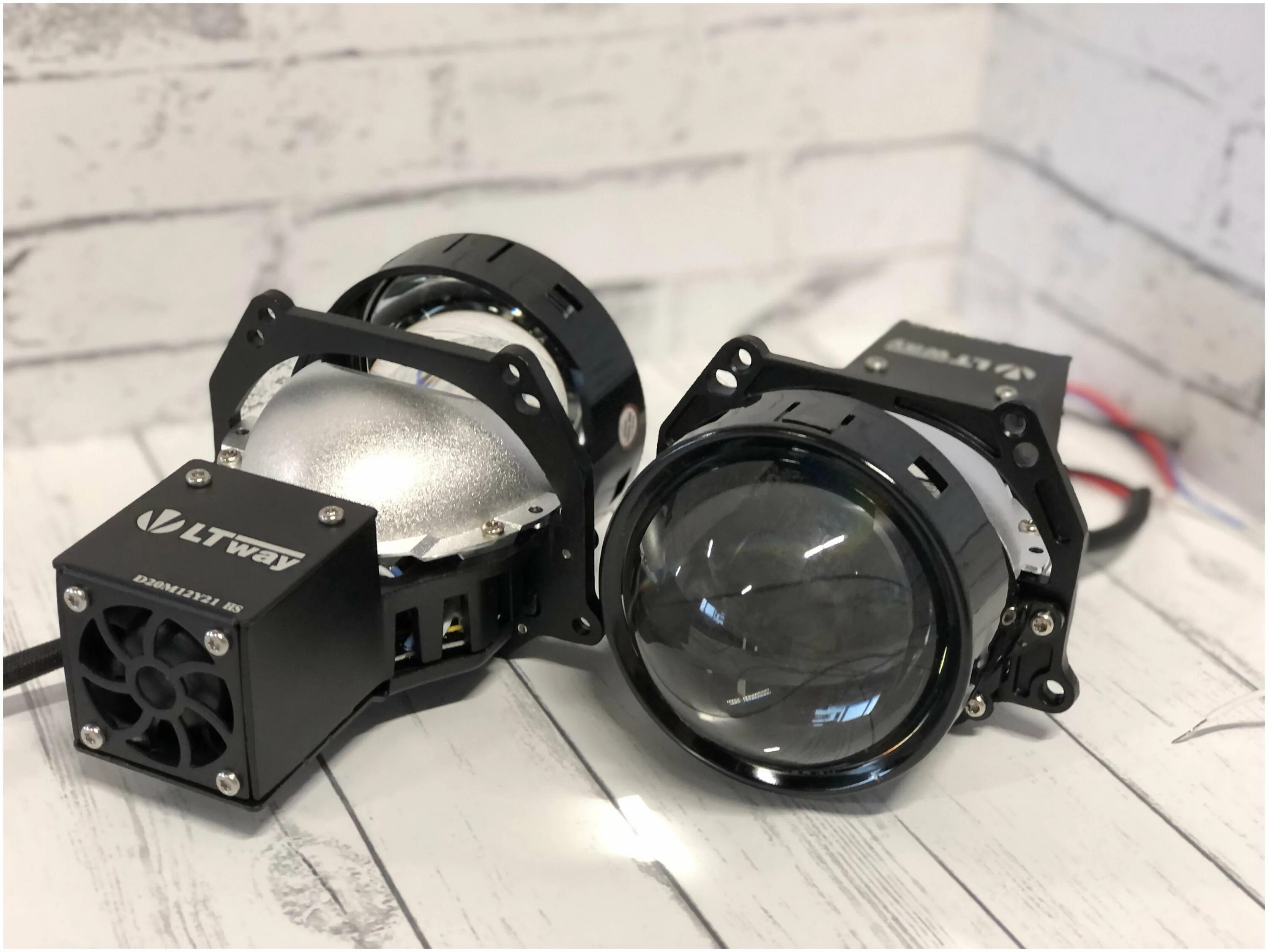 Bi led модули dragon 200. Линзы aozoom на субару форестер drive. Установка билед модулей. Билэд модуль koito крепление h4. Билед модули вайпер раптор.