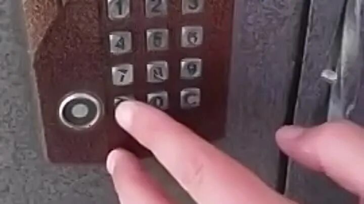 Как открыть кодовую дверь