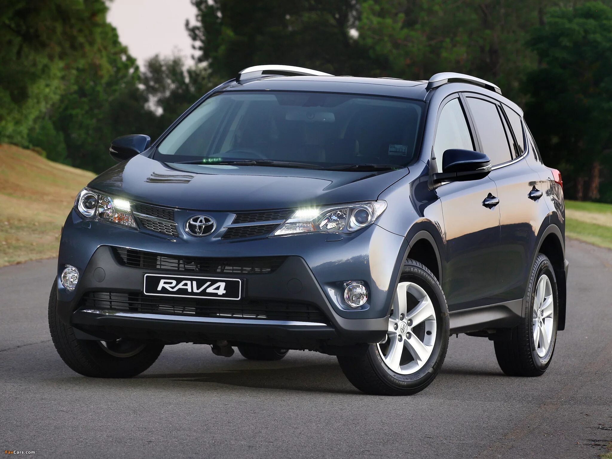 Рав 4 производитель. Toyota rav4 2013. Рав 4 2013. Тойота рав 2013. Тойота рав 4 4.