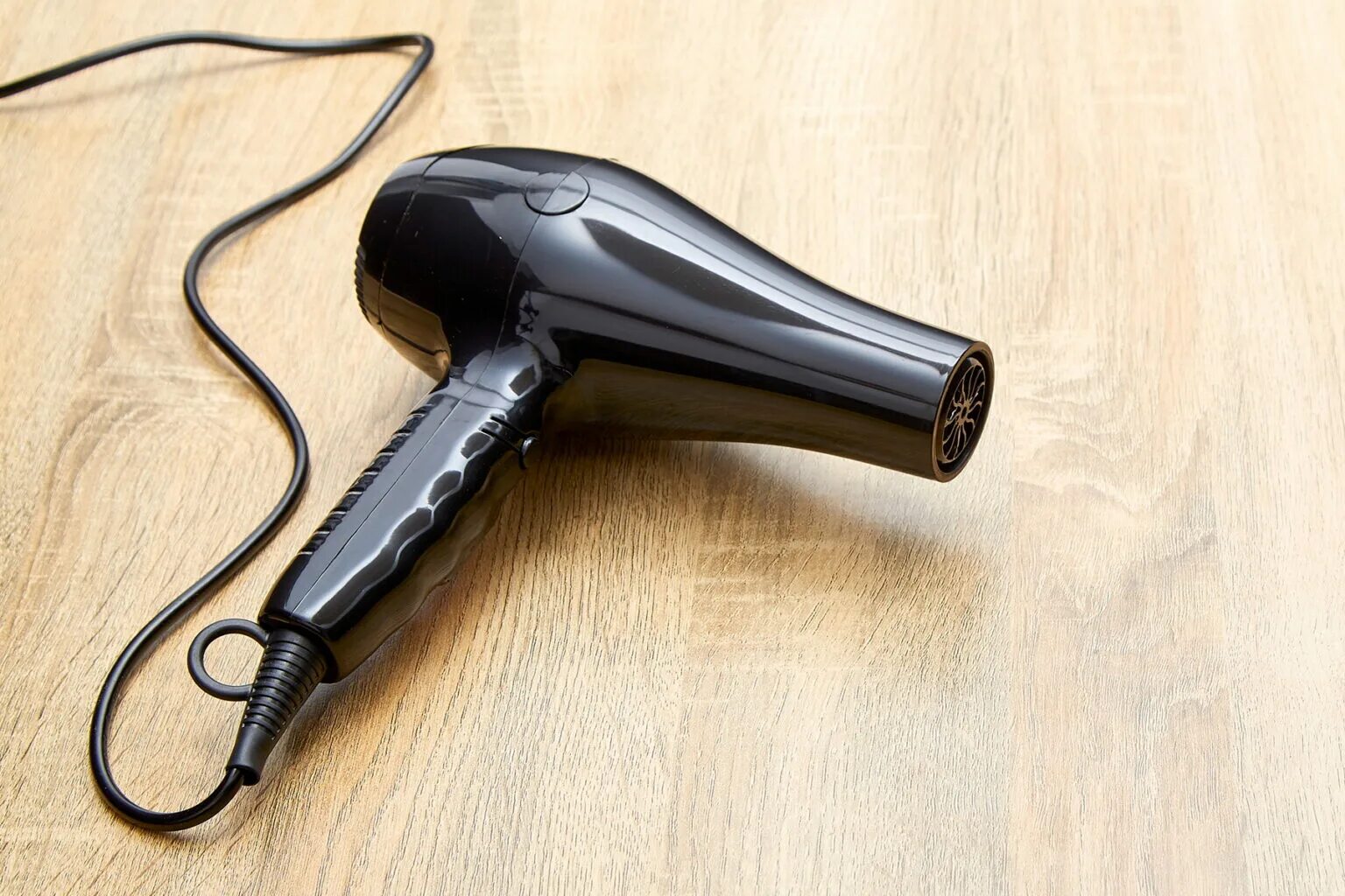 Разобрать фен ровента браш актив 1000. Фен серый. Выключился фен при работе. Выключился фен при работе. Фен филипс 5530/00.