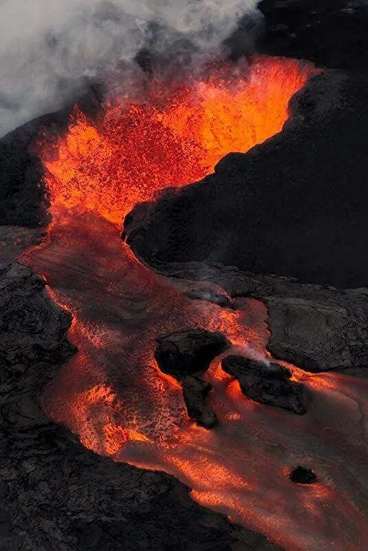 Извержение вулкана какое явление. Килауэа. Огненная земля. Лава. Природные явления вулкан.