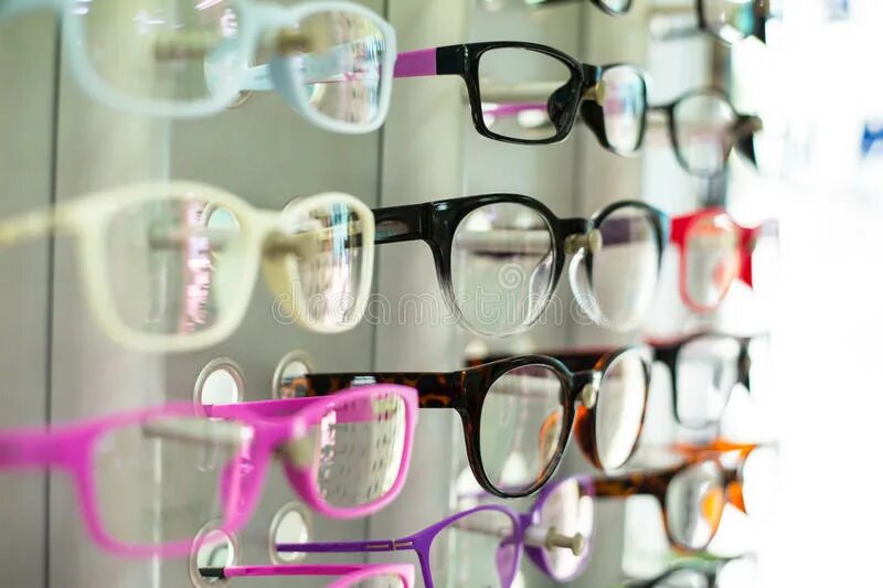 Магазин очков. Самый крутой магазин солнцезащитных очков. Очки сдал. Название магазина очков.