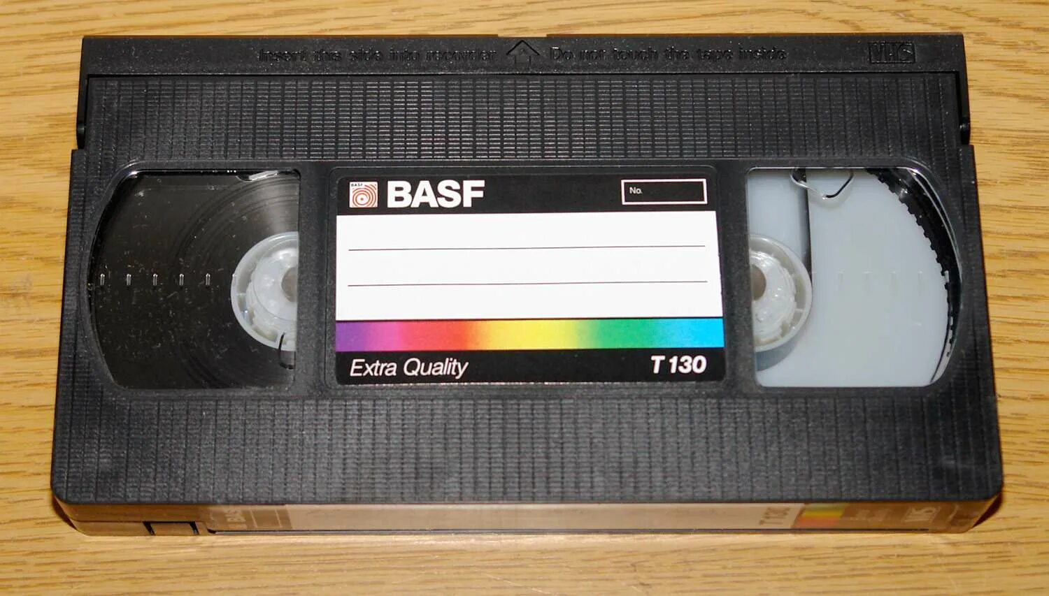 ВХС кассеты. Видеокассета ВХС. Видеокассеты 90 х VHS. Видеокассета Samsung hi8.