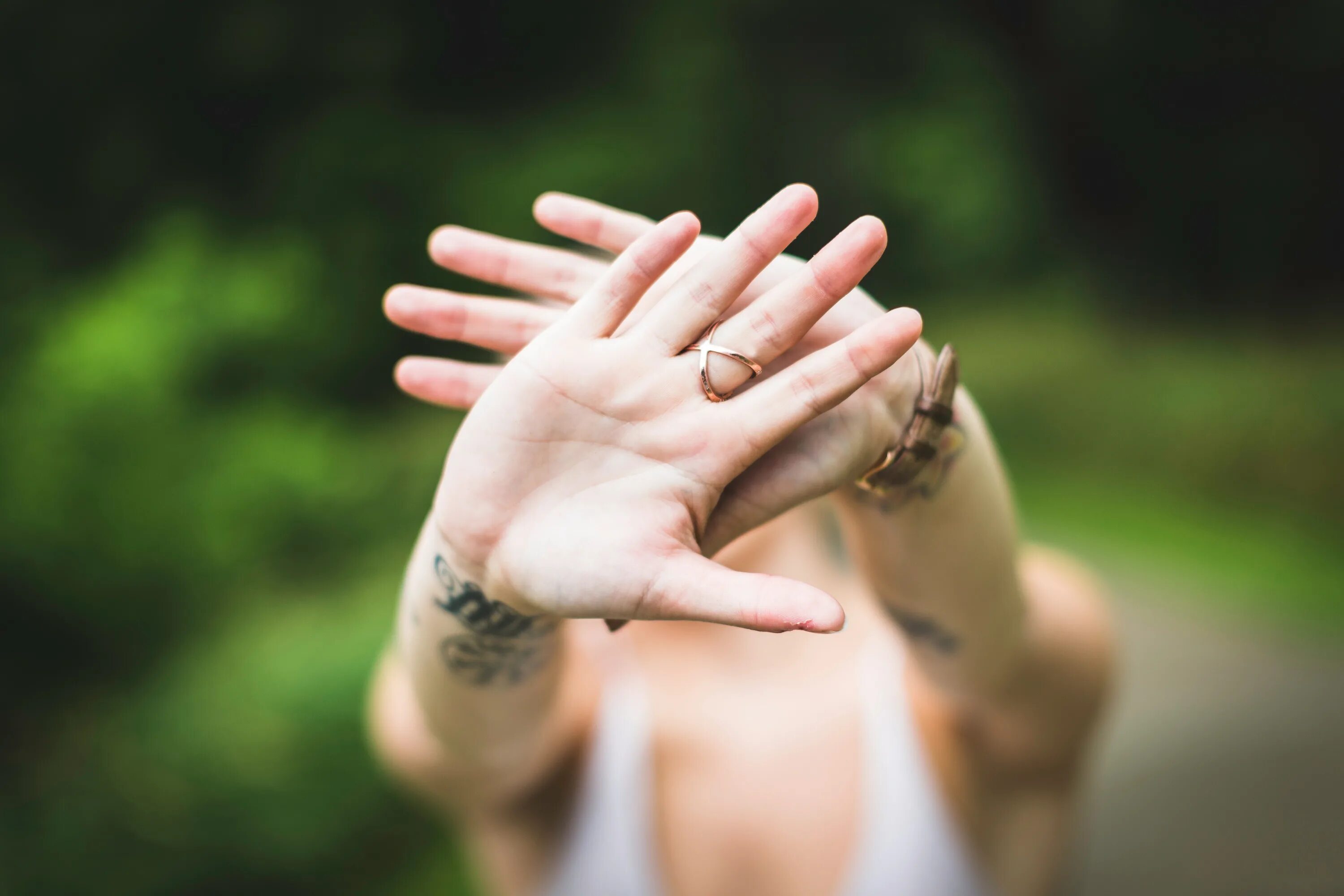 Hand cover. Фото руки. Красивая ладонь. Женская рука. Женская ладонь.