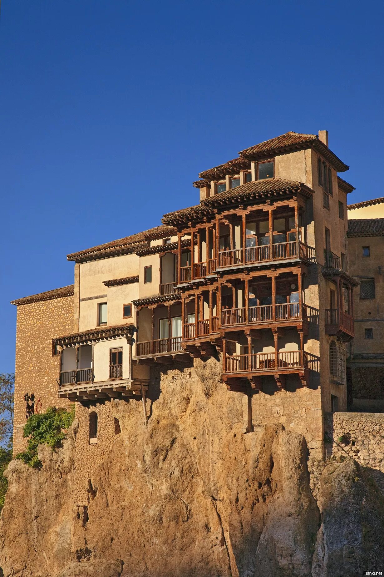Куэнка испания. Куэнка (cuenca). Куэнка подвесной дом. Дома висела. Дома висела.