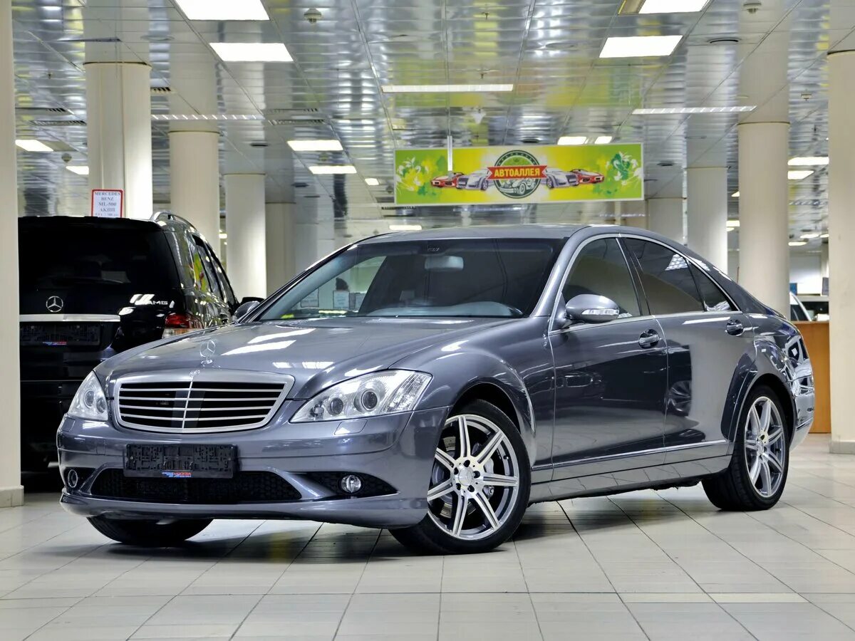 Куплю mercedes s. Mercedes-Benz w221. Мерседес s350 w221. Мерседес Бенц с класс 221. W221 Мерседес 350.