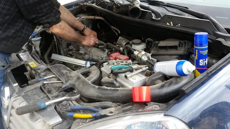 Как снять форсунки кашкай Промывка топливных форсунок Nissan Almera Classic (B10), 1,6 л, 2006 года свои