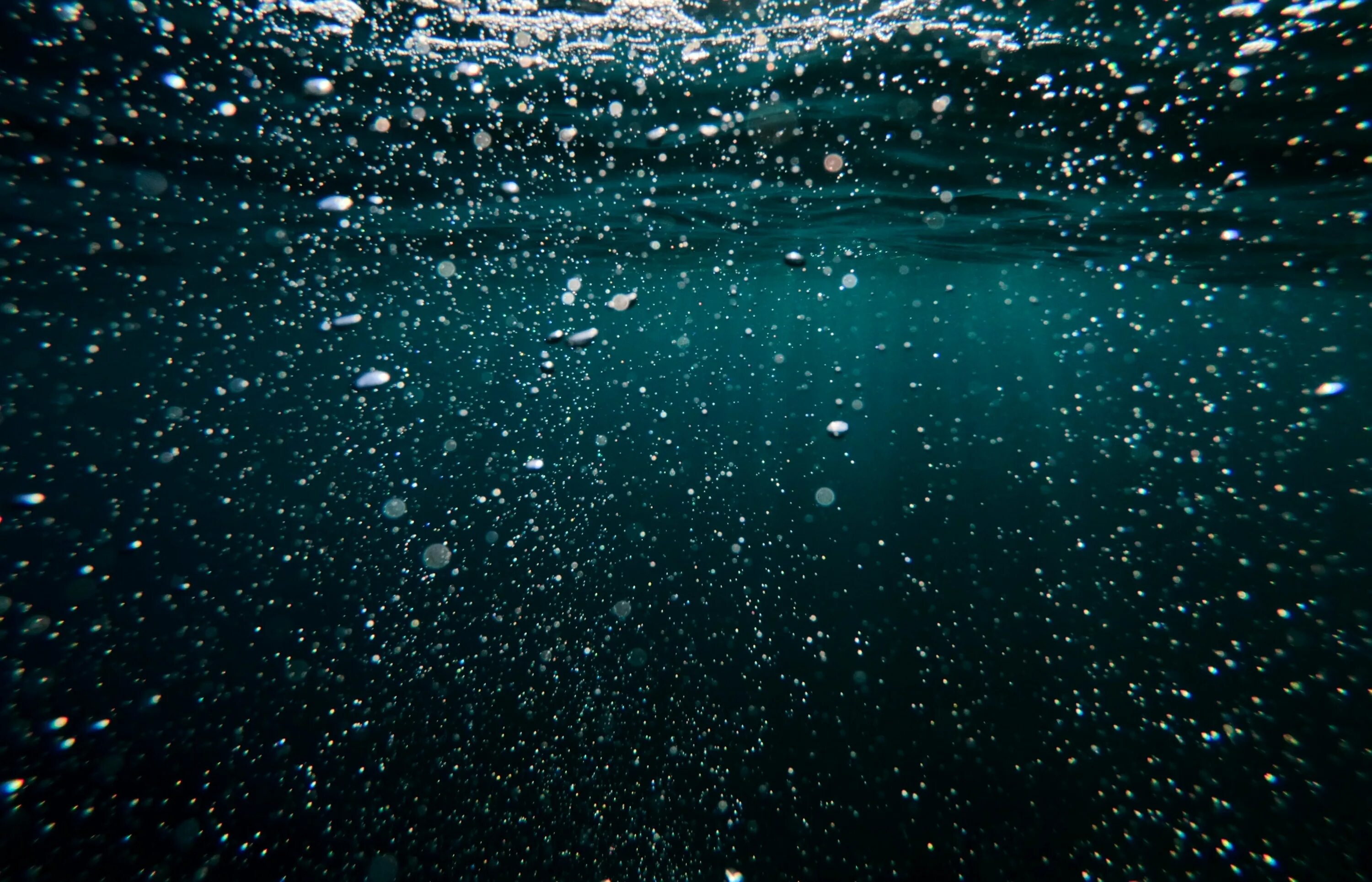 Пузыри под водой. Блики на воде. Эффект "воды". Частички воды.