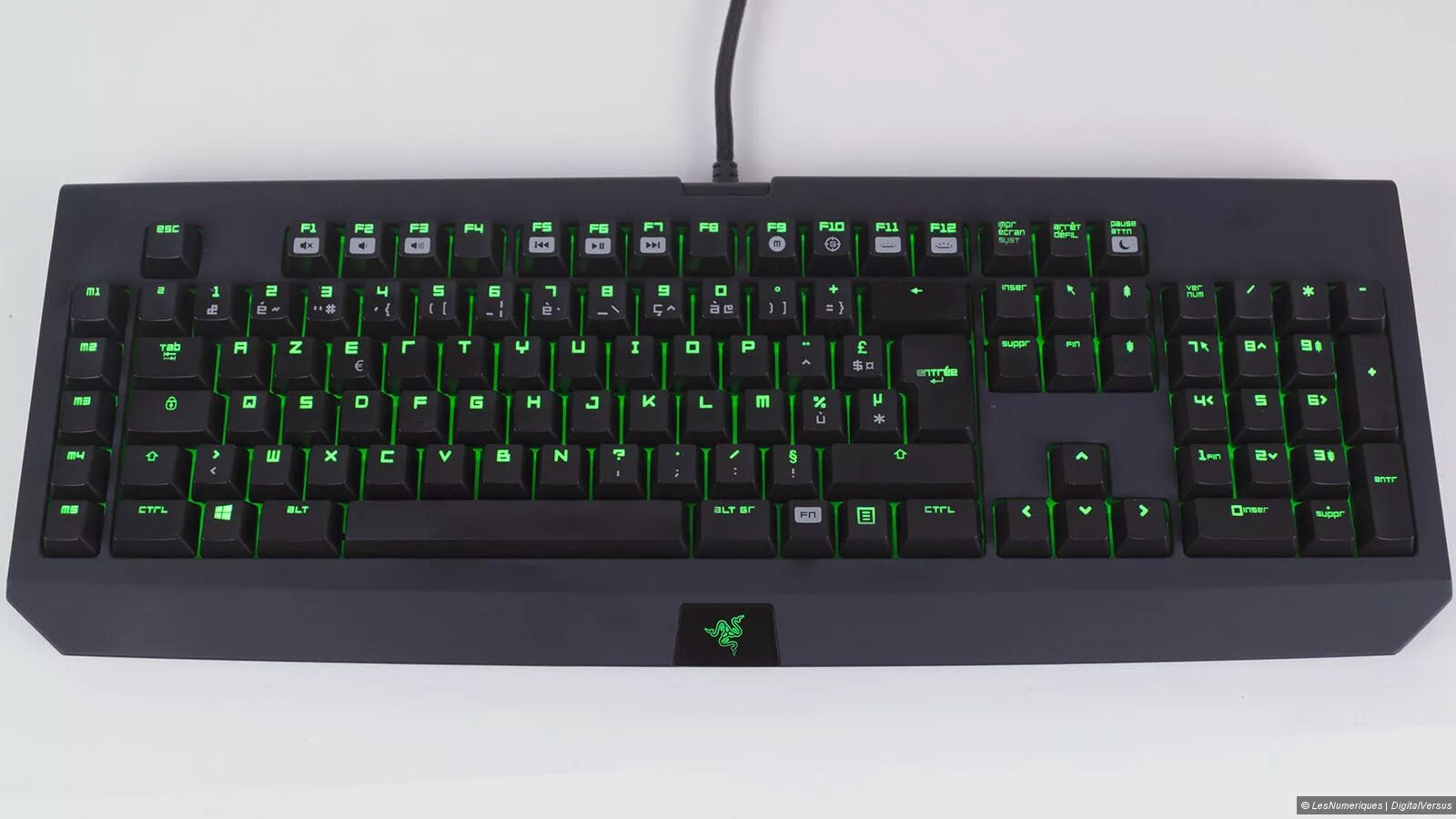 Razer blackwidow v4. Razer blackwidow 2014. Рисунки на клавиатуре подсветкой. Razer клавиатура blackwidow 2012. Раскладка клавиатуры razer huntsman mini.