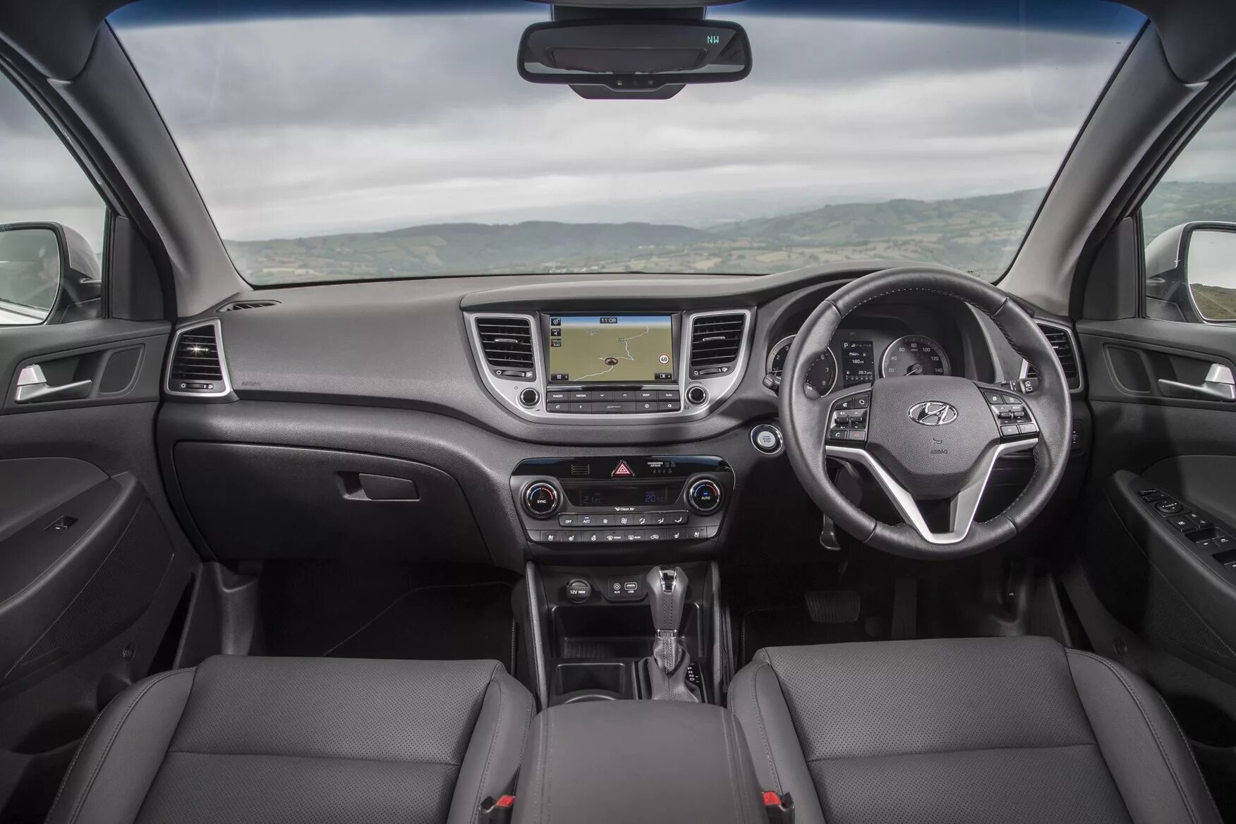 Комплектации нового туссана. Новый hyundai tucson 2022 салон. Hyundai tucson 2018 салон. Комплектации нового туссана. Hyundai tucson 2022 interior.
