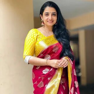 Actress Sujitha Dhanush Attractive Looks in Saree Photoshoot 