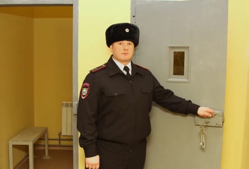 Постовая ивс. Изолятор временного содержания. Изолятор в отделении полиции. Ивс что это в полиции. Обязанности постового ивс наружного поста ивс.