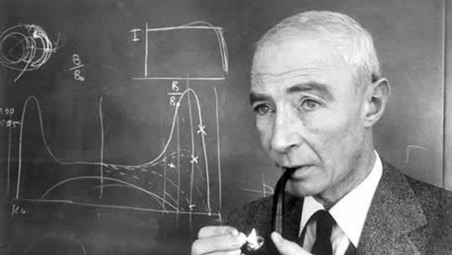 Оппенгеймер манхэттенский проект. Юлиус роберт оппенгеймер. Роберт оппенгеймер цитаты. Роберта оппенгеймера. Лесли гровс и роберт оппенгеймер.