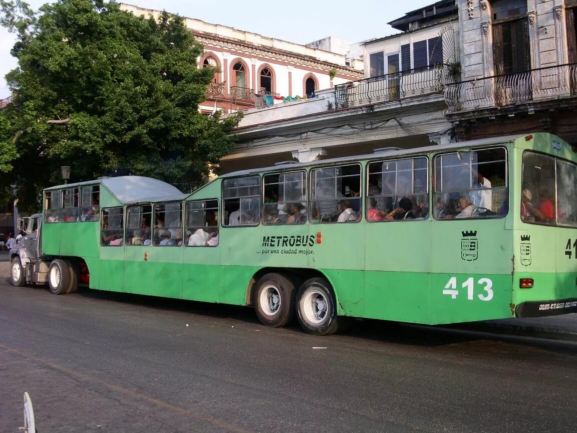 Метробус Гавана. Кубинские автобусы. Кубинский общественный транспорт. Куба автобусы.