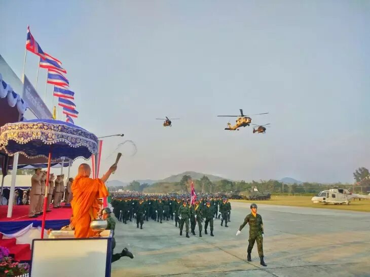 Видео парад в тайланде. Тайланд военный парад. Войска Тайланда. Армия Тайланда. Войска Таиланда в Восточном Тиморе.