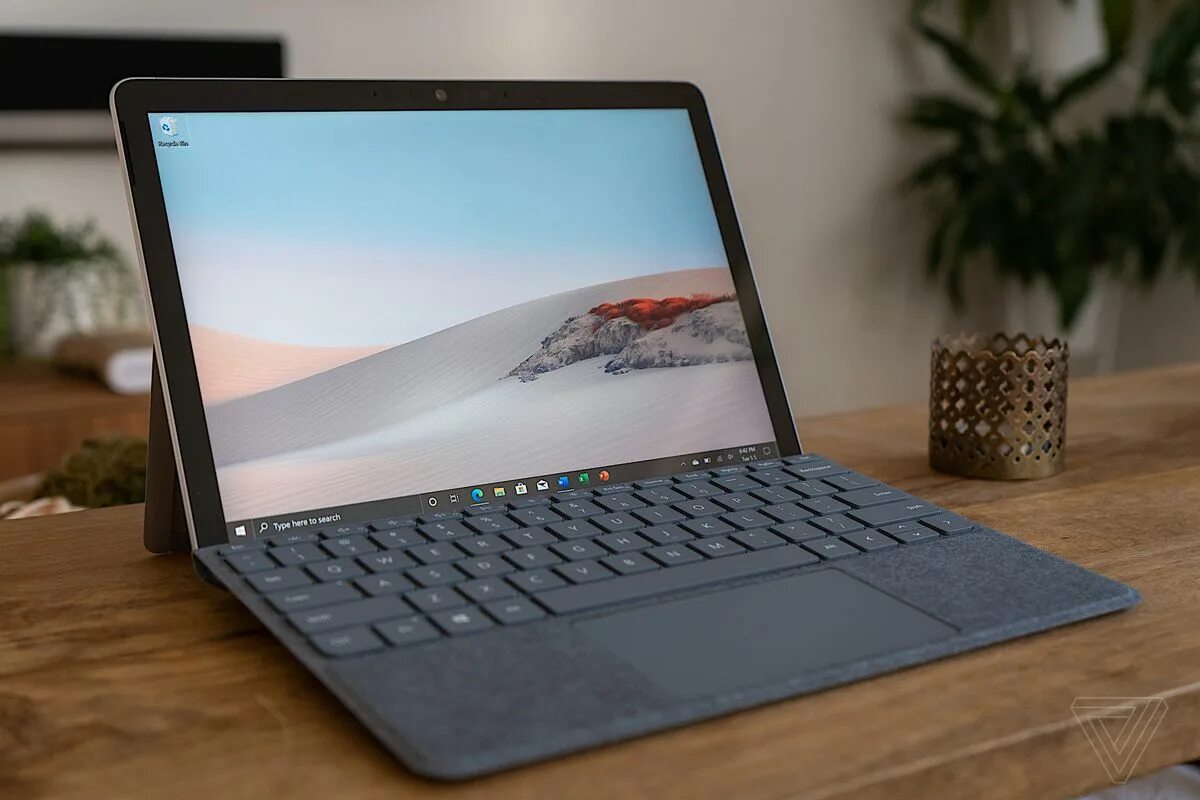 Microsoft surface go 2. Лаптоп 2022. Ноутбук Microsoft 2021. Ноутбук Microsoft surface go.