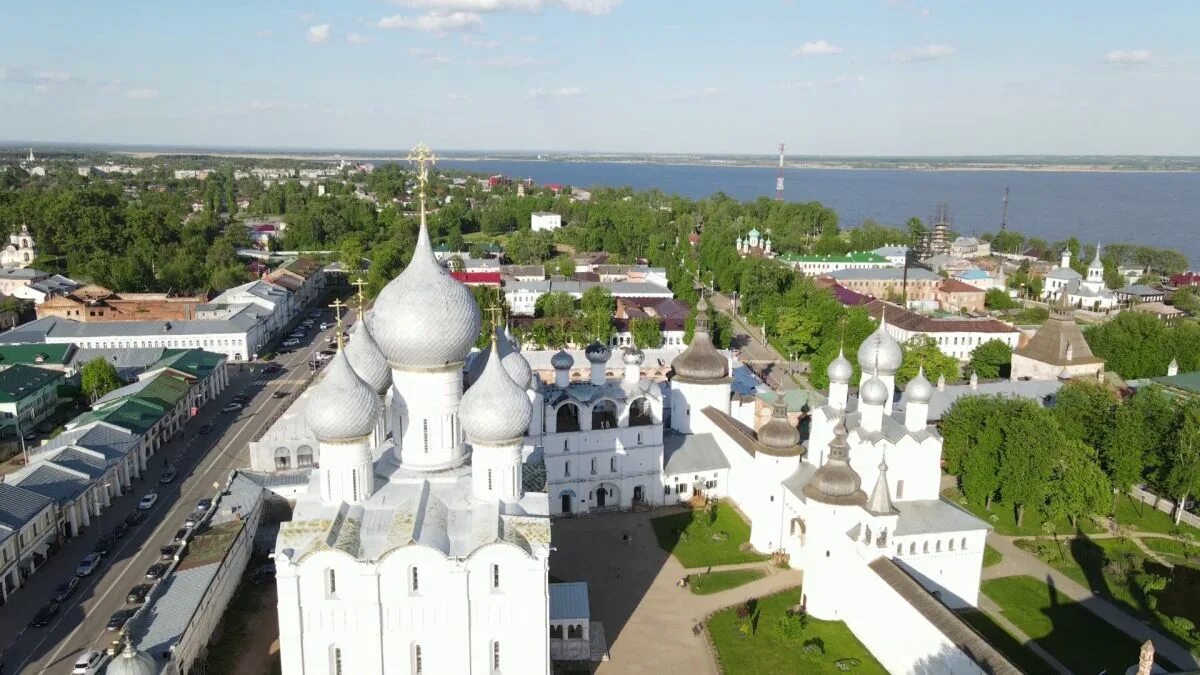 Ростов ярославский улицы. Центр ростова великого. Достопримечательности ростова великого ярославской. Ростов великий кремль. Одта солнышко ростов великий.