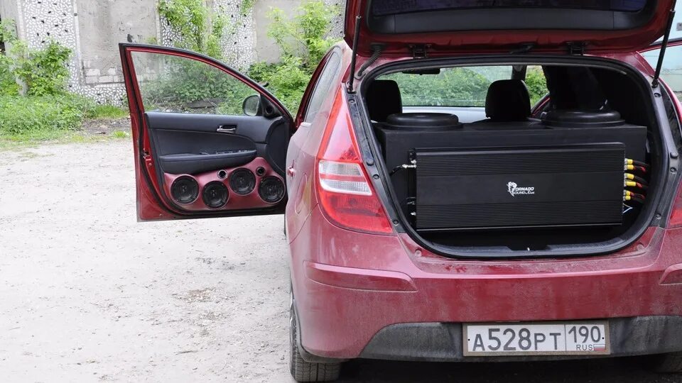 Двери хендай i30. Динамика hyundai i 40 передняя дверь. Двери хендай i30. Дверь hyundai i30. Дверь hyundai i30.