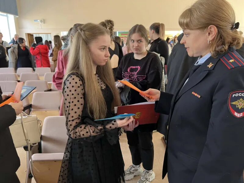 Выпускницы колледжа. Курсанты колледжа полиции. Краснозерский колледж полиции. Полицейский колледж Нижний.