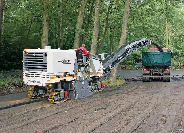 Дорожная фреза cm crusher. Фреза виртген 1300. Асфальтная фреза wirtgen. Дорожная фреза для снятия асфальта. Фреза wirtgen w 120f.